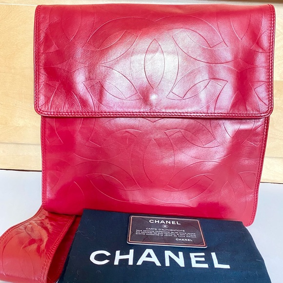 CHANEL LEATHER MESSENGER BAG❤️ - Picture 4 of 17